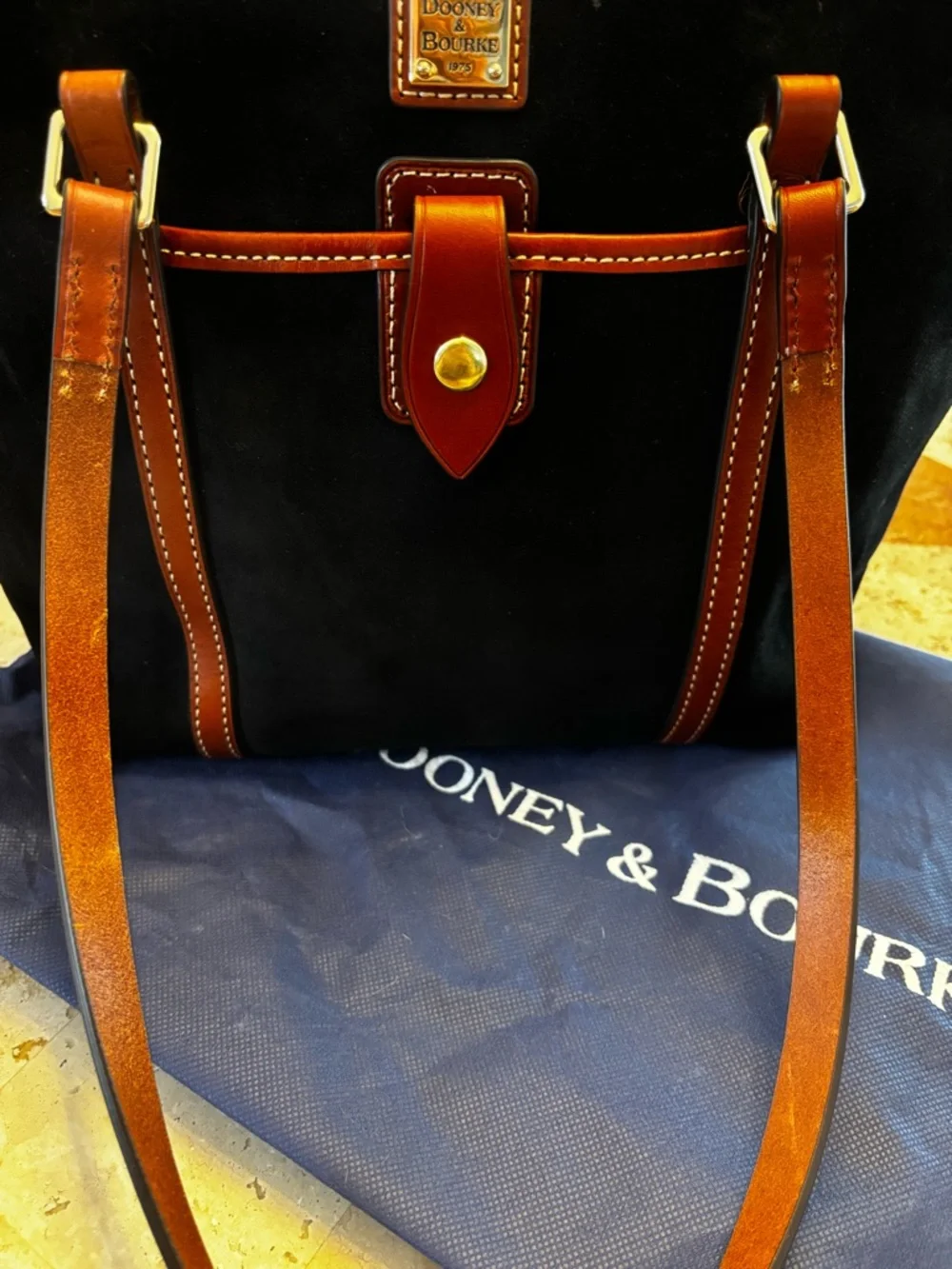 Dooney & Bourke Black Suede Leather Trim Tote Bag Red Lining Large Shoulder Bag - Picture 12 of 16